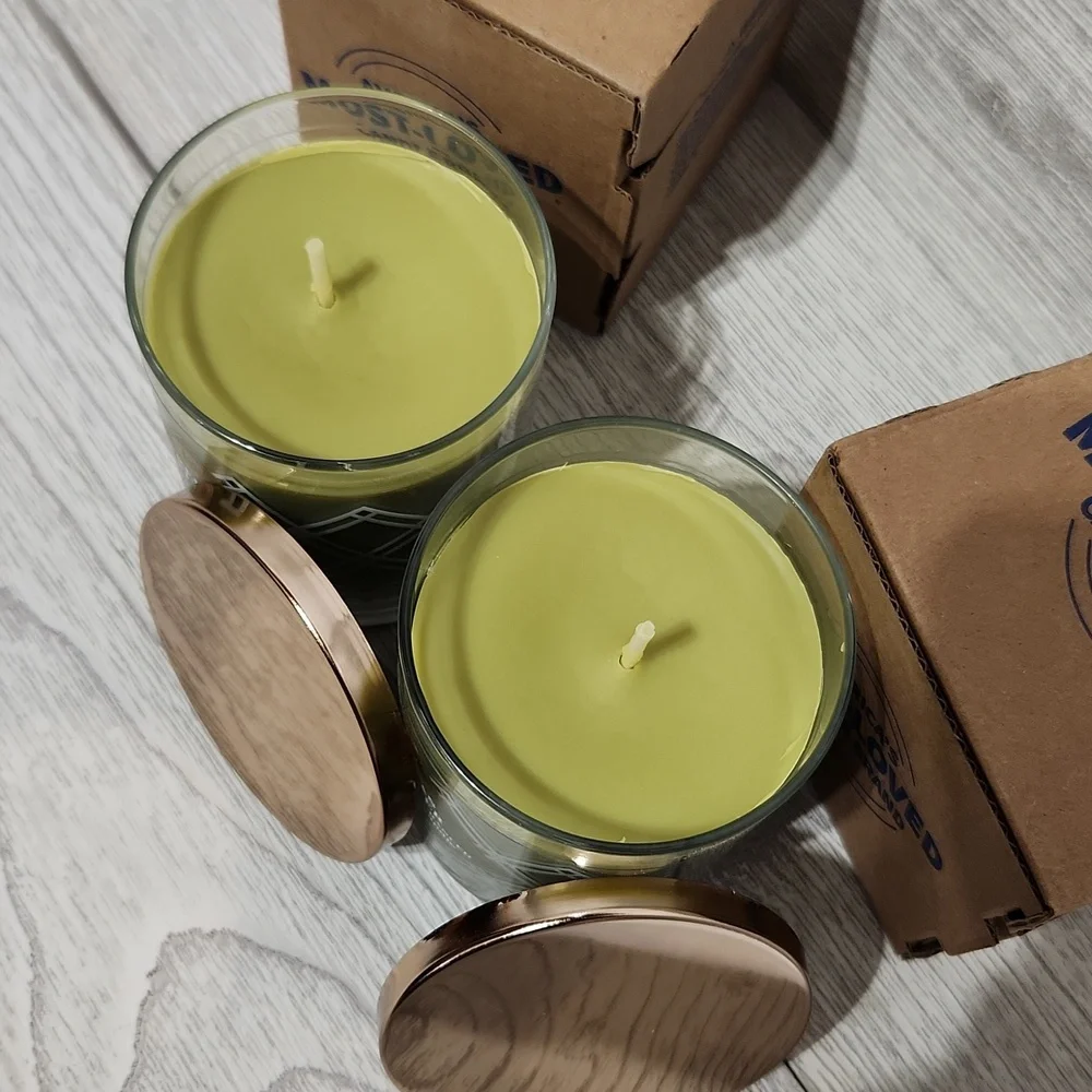 Bath & Body Works Free As A Flower 8oz Single Wick Candles X2